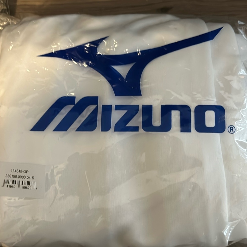 Women’s small Mizuno softball pants.